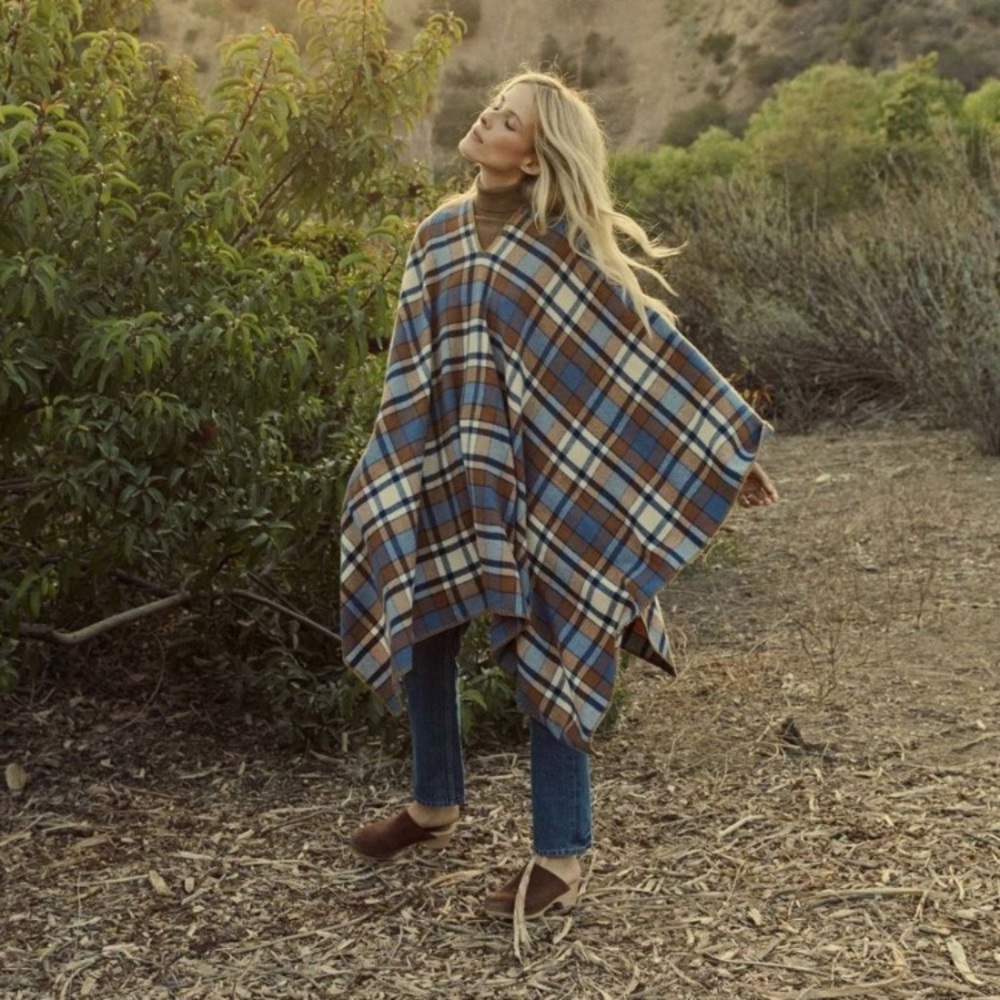 NWT Doen Dusk Poncho jacket